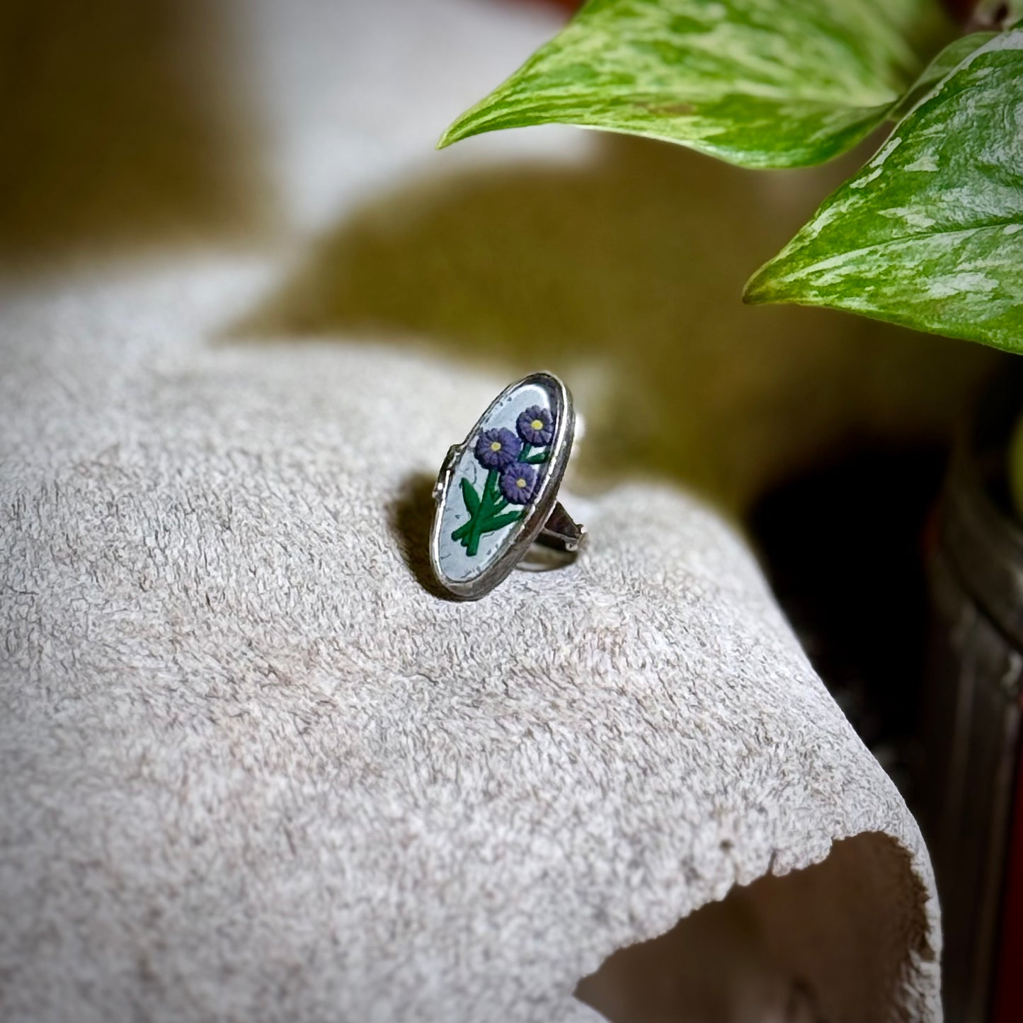 The Granny's Couch Ring